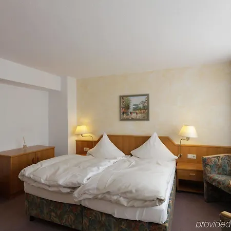 호텔 Cityhotel Thueringer Hof New Classic - Self Check-in 3*